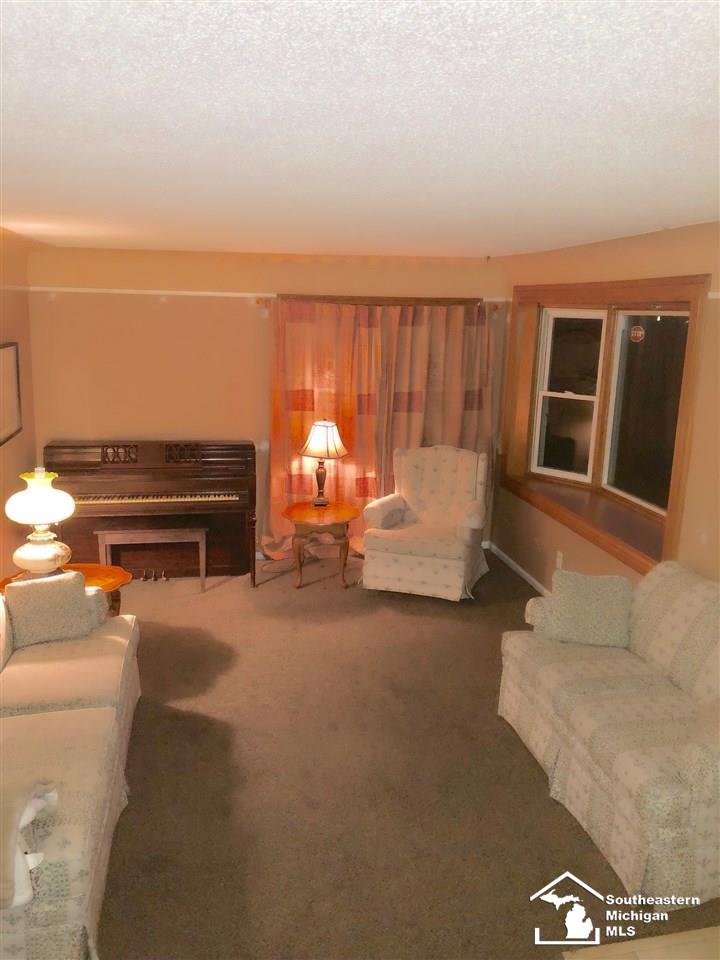 105 Cole Road Monroe, MI 48162 - Photo 2 of 21