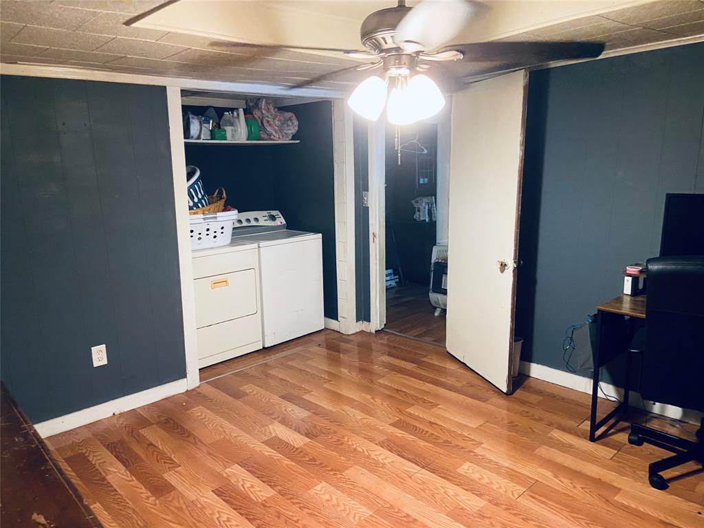 1670 Shiloh Street Paris, TX 75460 - Photo 6 of 11 Laundry-Office