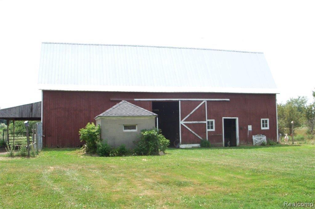 9033 Division Road Casco, MI 48064 - Photo 3 of 6 100_0298.JPG
