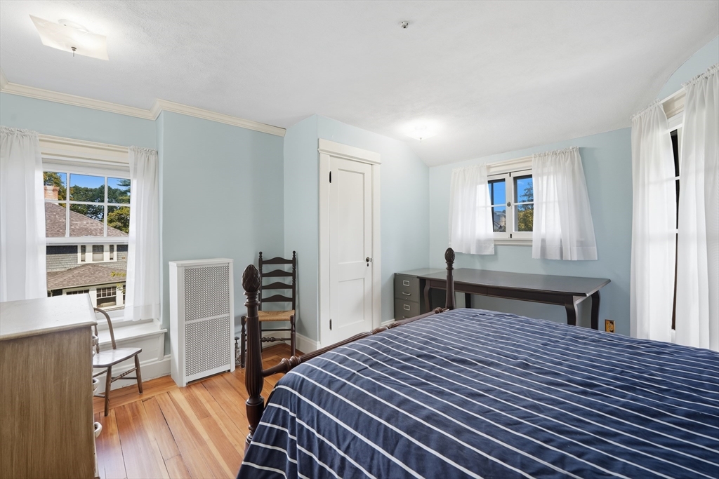 31 Wellesley Road Holyoke, MA 01040 - Photo 25 of 36