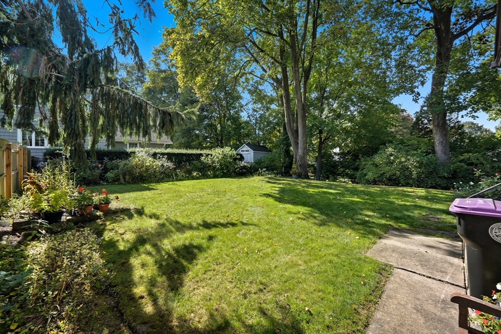 31 Wellesley Road Holyoke, MA 01040 - Photo 31 of 36