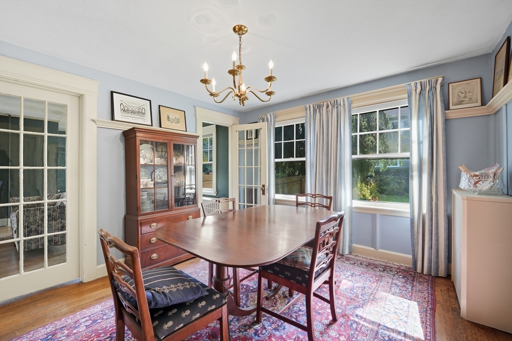 31 Wellesley Road Holyoke, MA 01040 - Photo 10 of 36