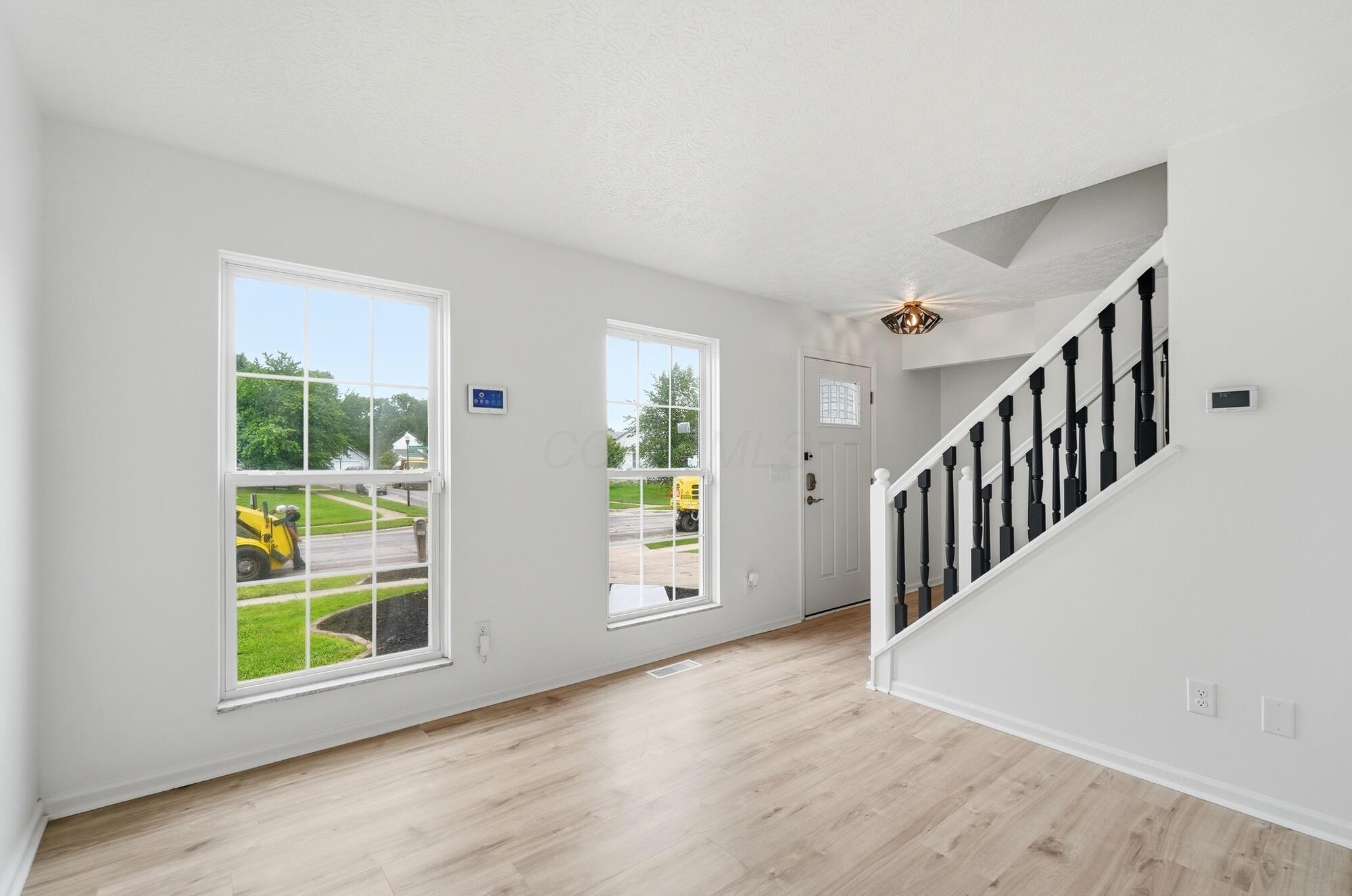 3114 Remington Ridge Road Columbus, OH 43232 - Photo 5 of 42 entry room