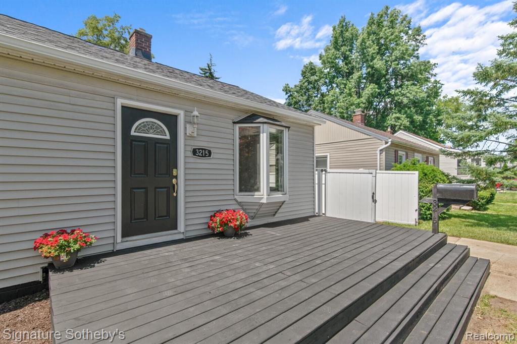 3215 Inman Street Ferndale, MI 48220 - Photo 3 of 34