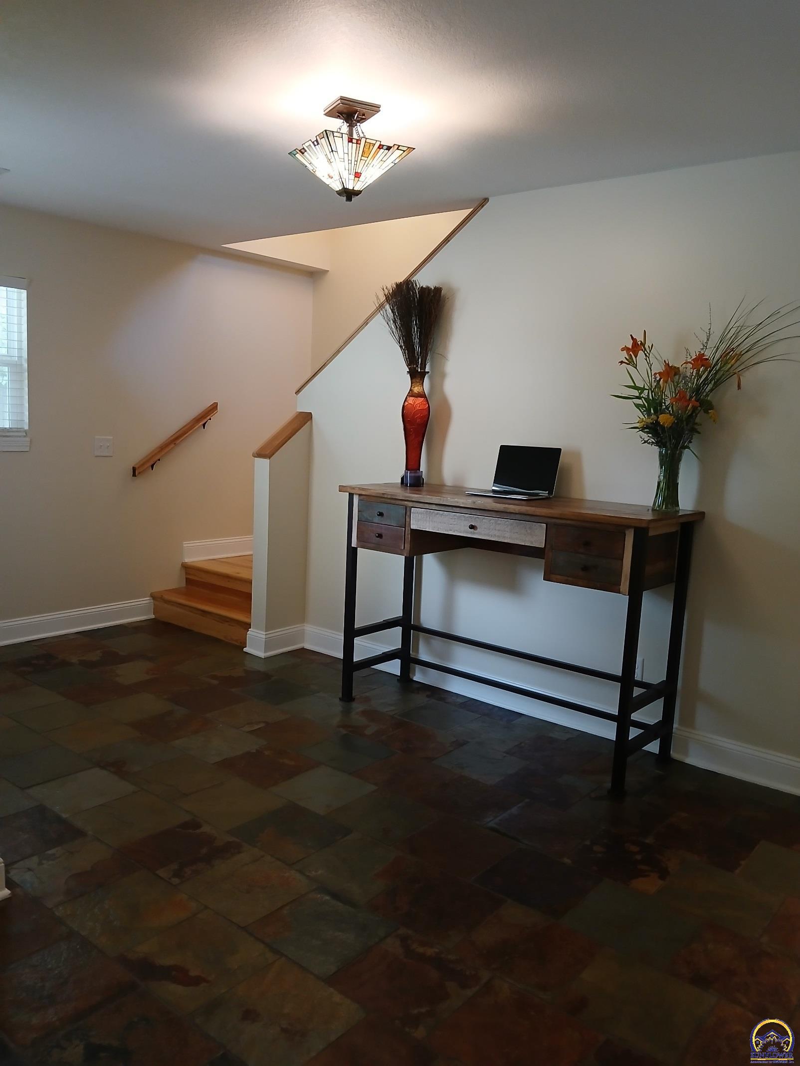 301 Southwest Yorkshire Road Topeka, KS 66606 - Photo 15 of 82
