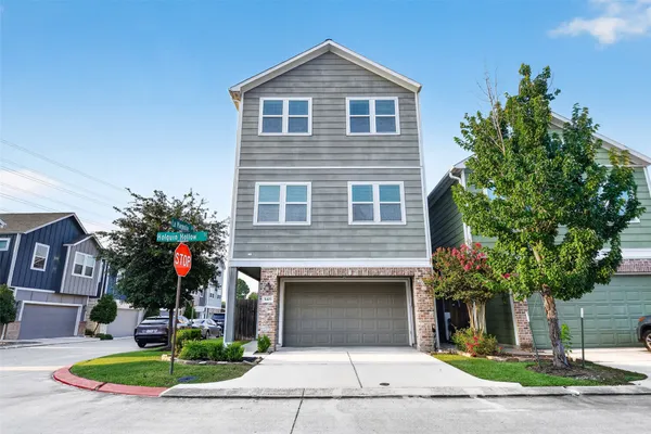 $430,000 | 5403 Holguin Hollow Street, Houston, TX 77023