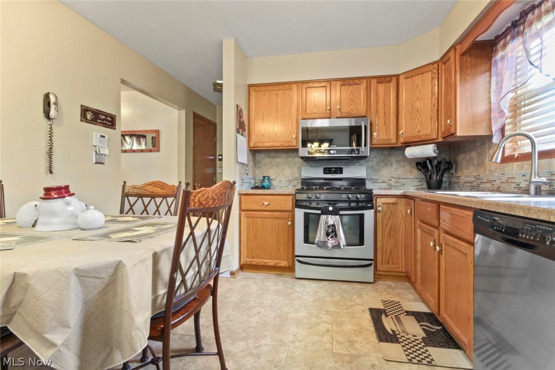 1840 East County Line Road Mineral Ridge, OH 44440 - Photo 12 of 21