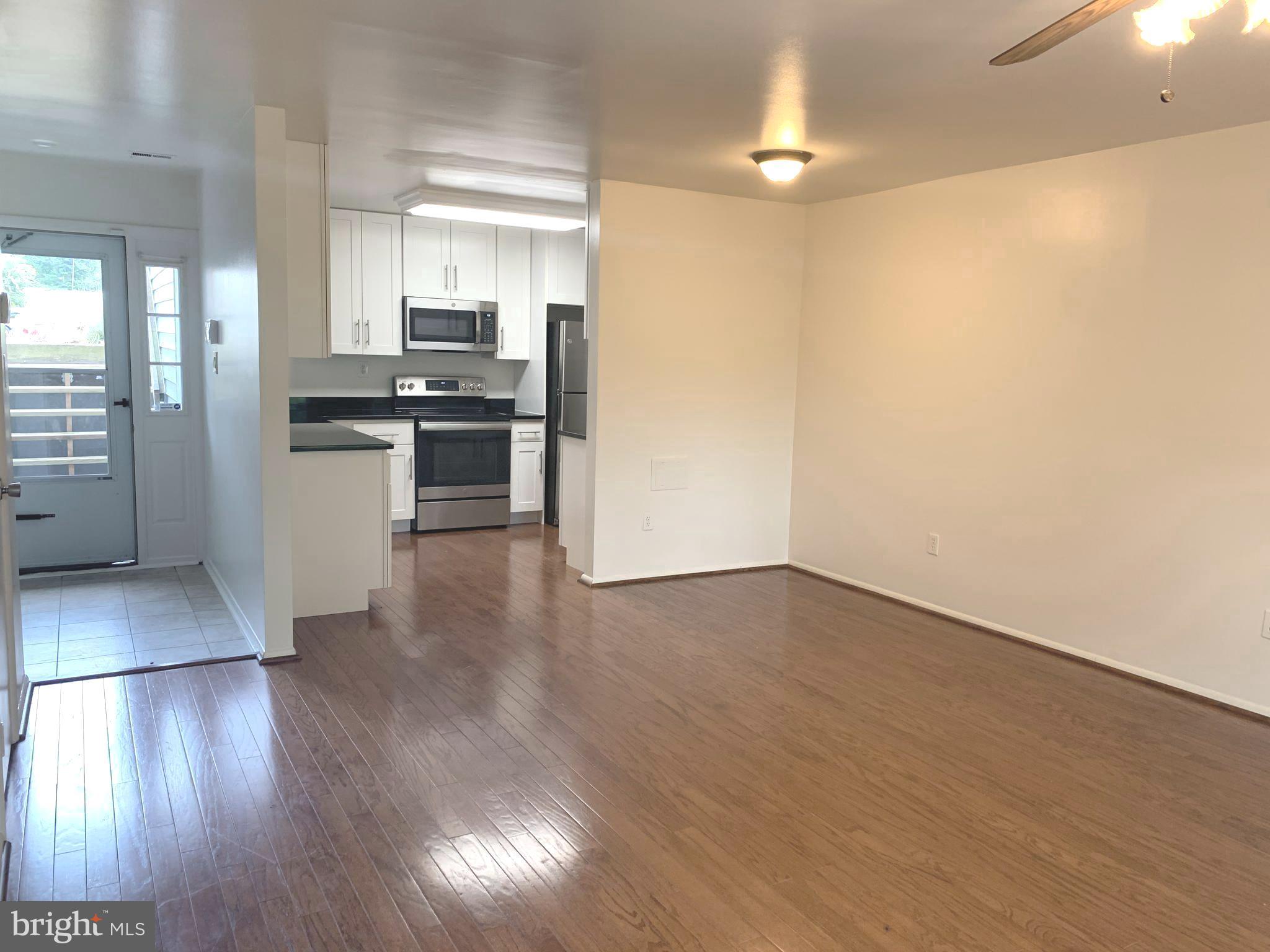 2216 Notely Lane, Unit 111 Crofton, MD 21114 - Photo 6 of 20 Dining Room/Kitchen/Foyer