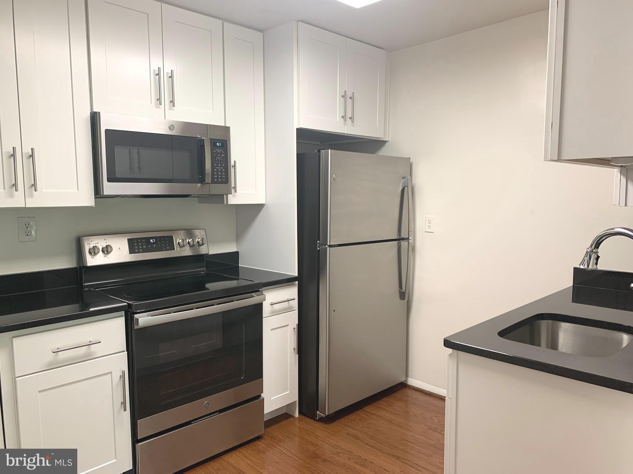 2216 Notely Lane, Unit 111 Crofton, MD 21114 - Photo 8 of 20 Kitchen