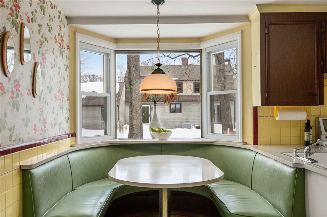 80 George Street Warwick, RI 02888 - Photo 4 of 40