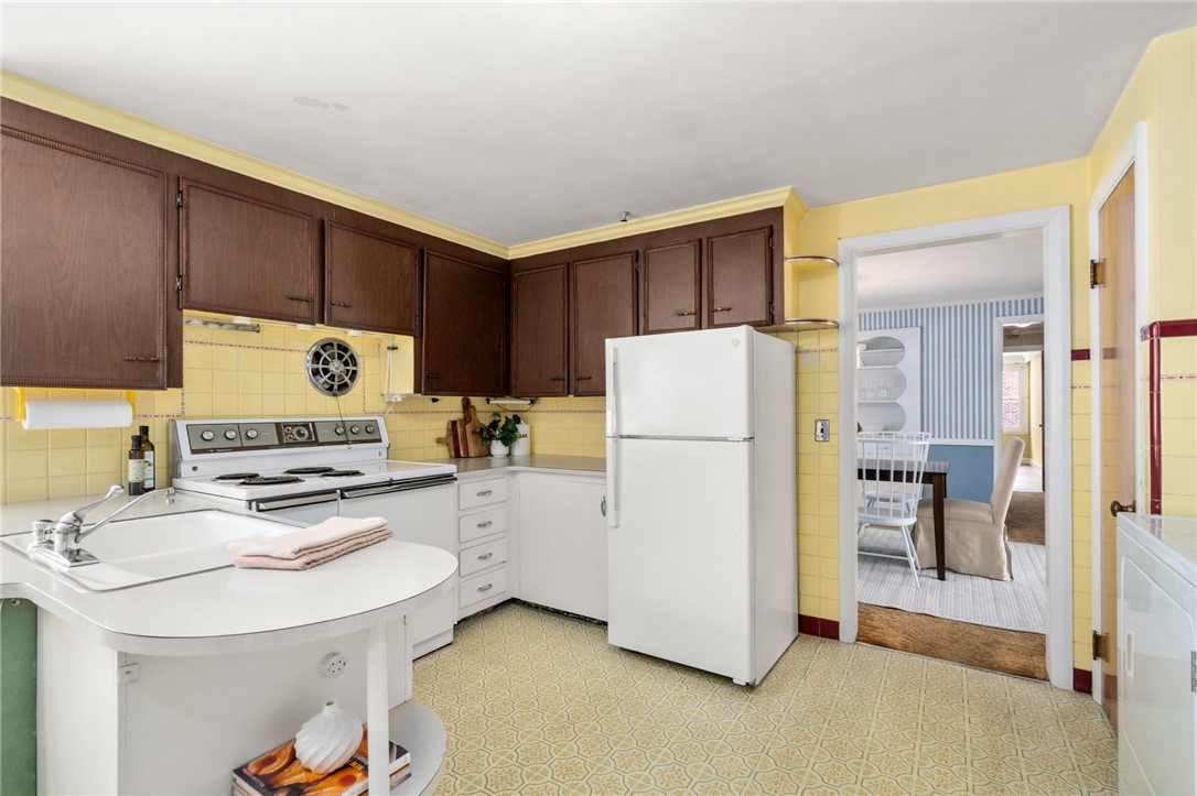 80 George Street Warwick, RI 02888 - Photo 7 of 40