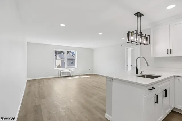 $2,400 | 200 Summer Street, Unit 2, Paterson, NJ 07501