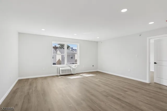 $2,400 | 200 Summer Street, Unit 2, Paterson, NJ 07501