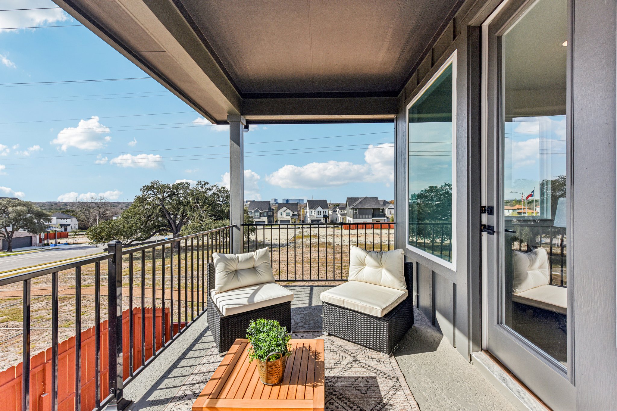 12105 Cearley Drive Austin, TX 78758 - Photo 38 of 40 a view of balcony with couch