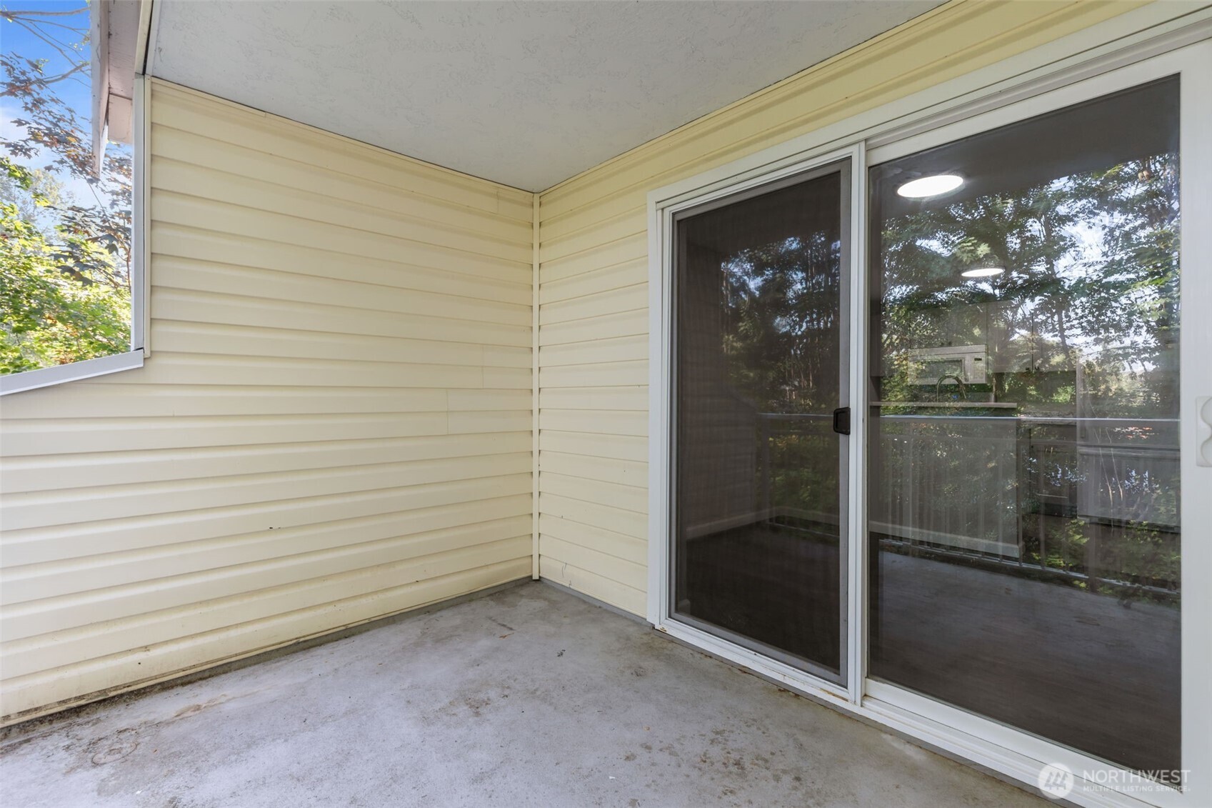 11002 Southeast Petrovitsky Road, Unit F302 Renton, WA 98055 - Photo 11 of 28 Gallery Image 11