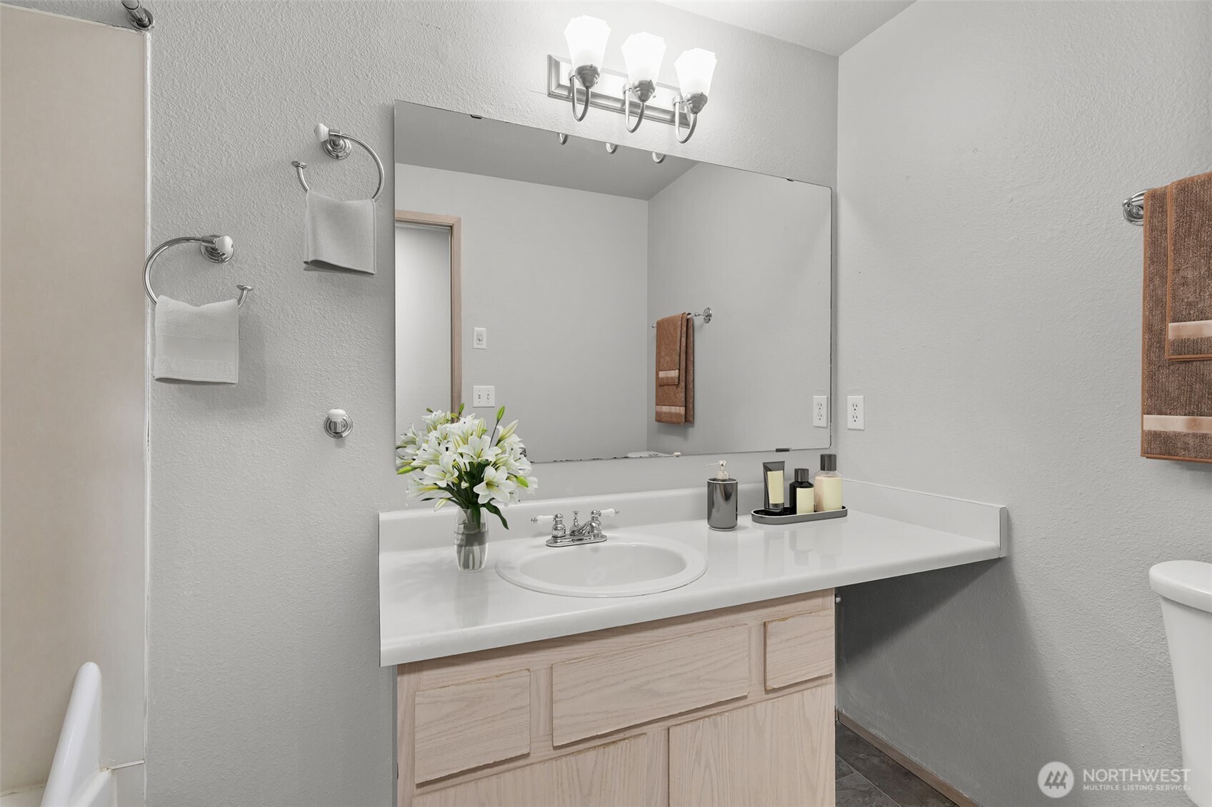 11002 Southeast Petrovitsky Road, Unit F302 Renton, WA 98055 - Photo 17 of 28 Gallery Image 17