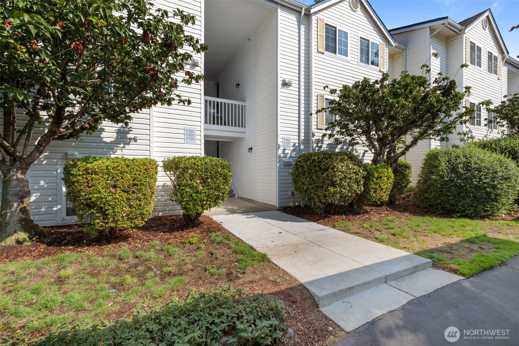 11002 Southeast Petrovitsky Road, Unit F302 Renton, WA 98055 - Photo 24 of 28 Gallery Image 24