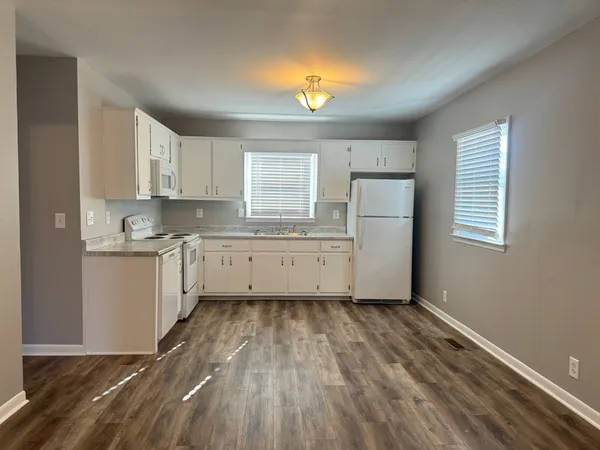 $1,095 | 2251 7 Mile Ferry Road, Unit 12, Clarksville, TN 37040