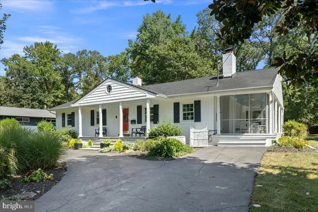 $949,000 | 4412 Tarpon Lane, Alexandria, VA 22309