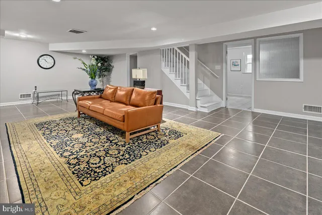 $949,000 | 4412 Tarpon Lane, Alexandria, VA 22309