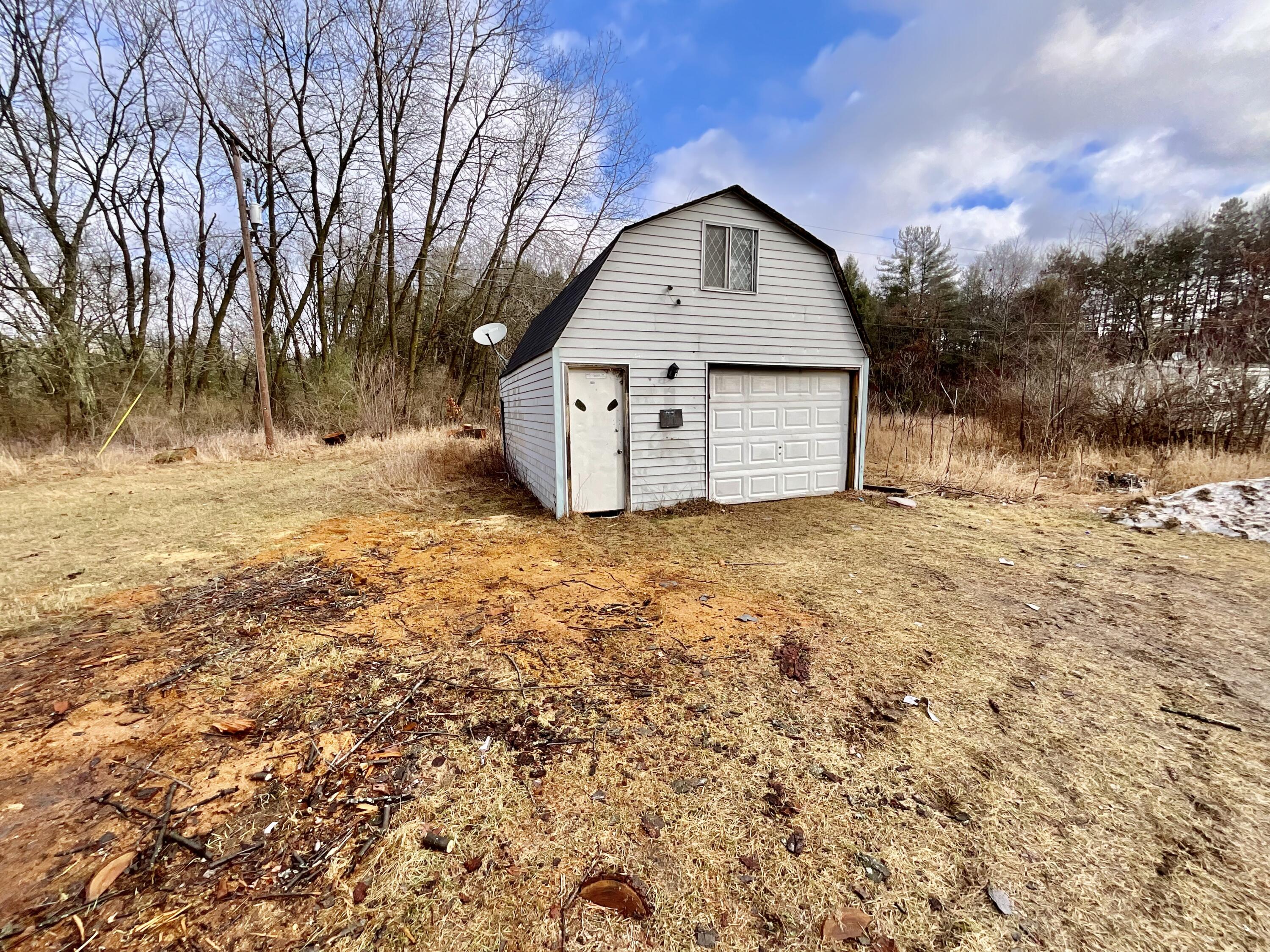 1492 Dick Road Fenwick, MI 48834 - Photo 10 of 20 IMG_1046