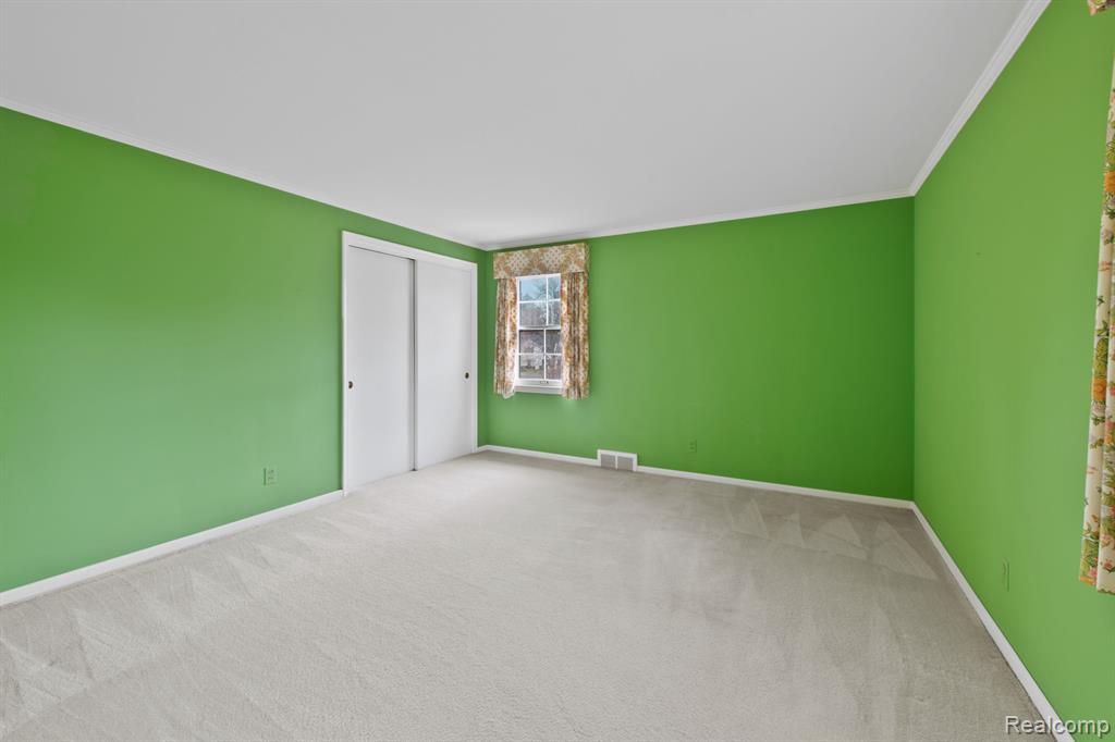 163 Merriweather Road Grosse Pointe Farms, MI 48236 - Photo 19 of 33