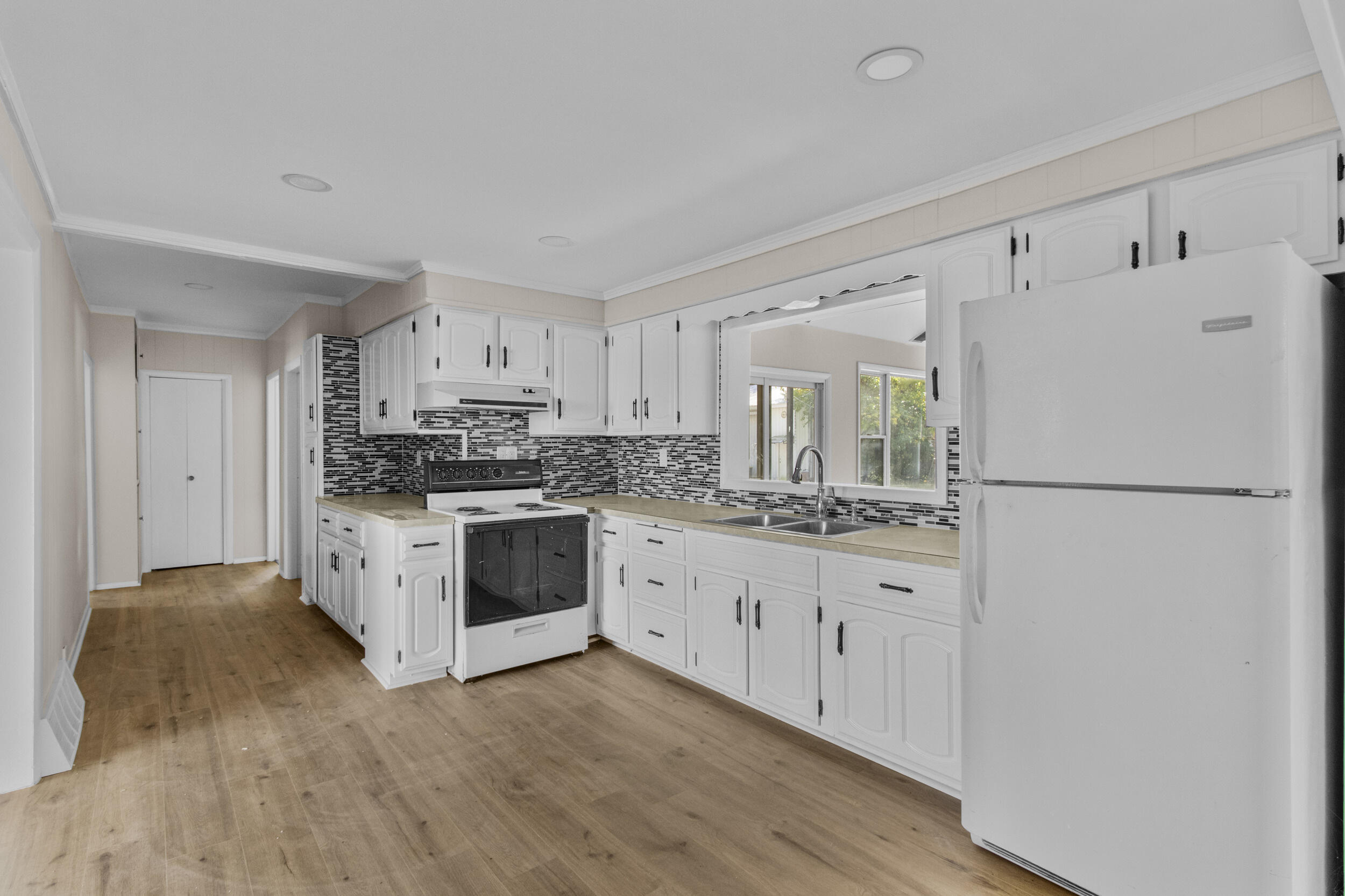 7317 Bristol Road Swartz Creek, MI 48473 - Photo 13 of 24 16__mg_1215