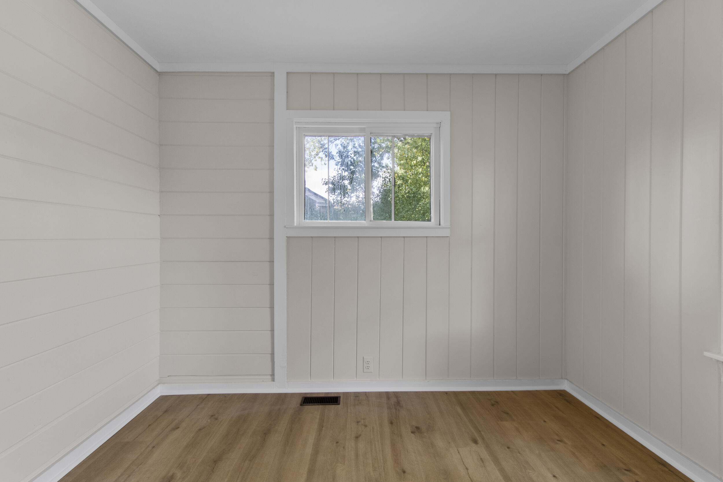 7317 Bristol Road Swartz Creek, MI 48473 - Photo 9 of 24 14__mg_1209