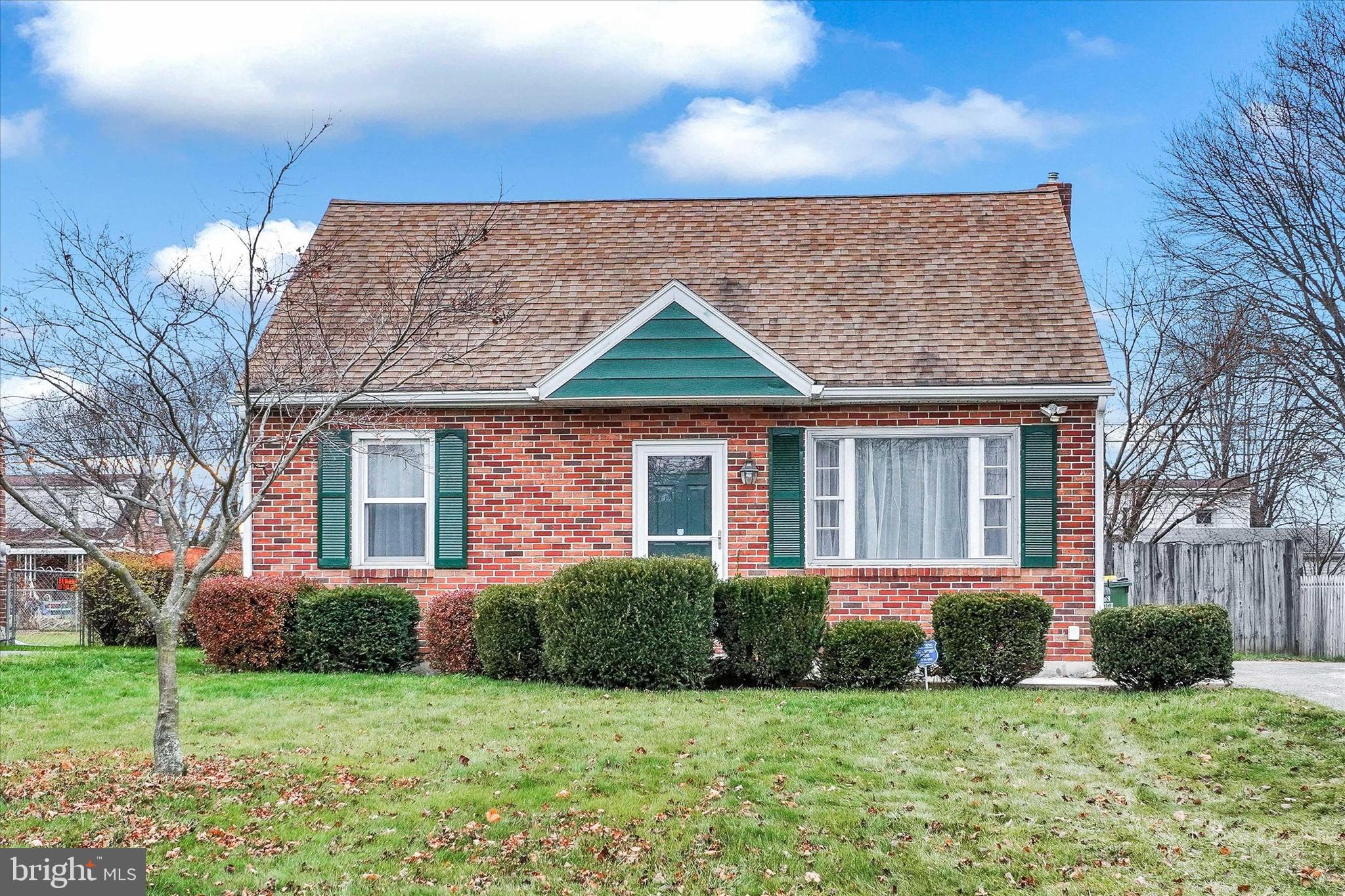 304 Edgewood Road York, PA 17402 - Photo 1 of 18 Gallery Image 1