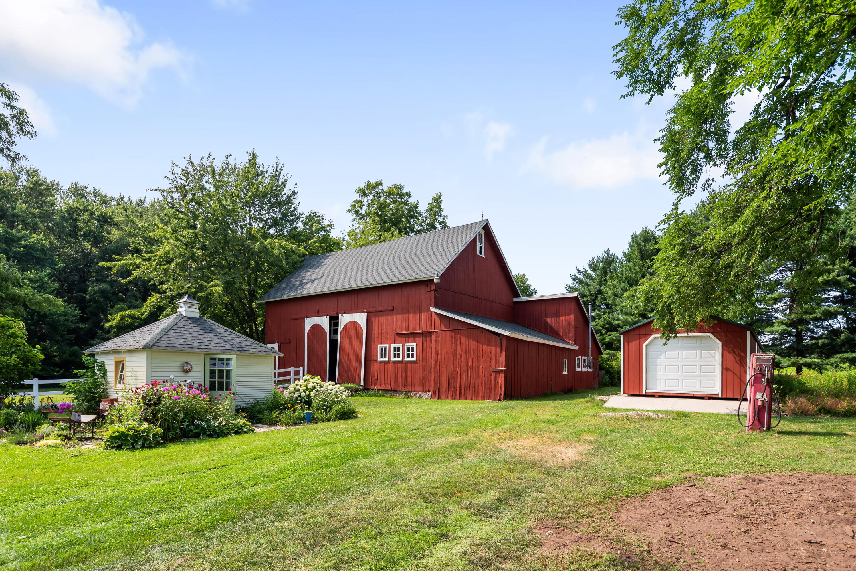 6475 Olive Branch Road Galien, MI 49113 - Photo 34 of 62 31_DavidDDP_2283