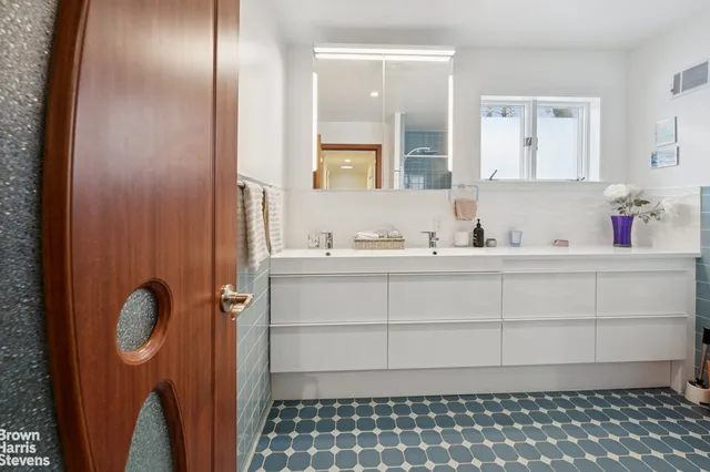 $2,100,000 | 383 West 254th Street | North Riverdale