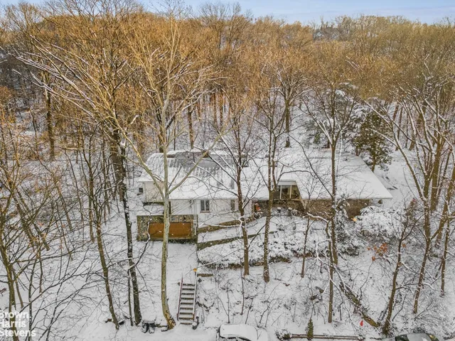 $2,100,000 | 383 West 254th Street | North Riverdale