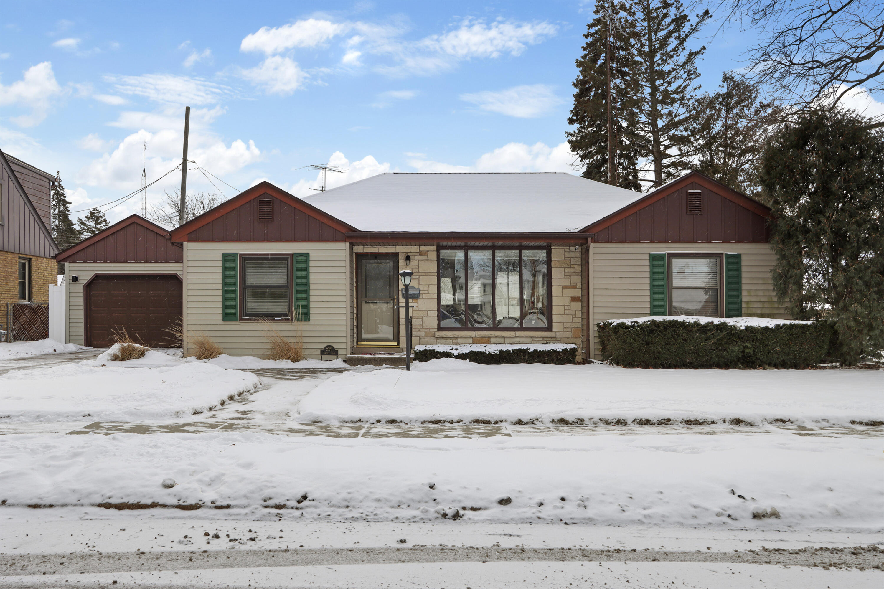 2575 Lincoln Road Kenosha, WI 53143 - Photo 2 of 19 1-print-2575 Lincoln Rd, Kenosha, WI - 1