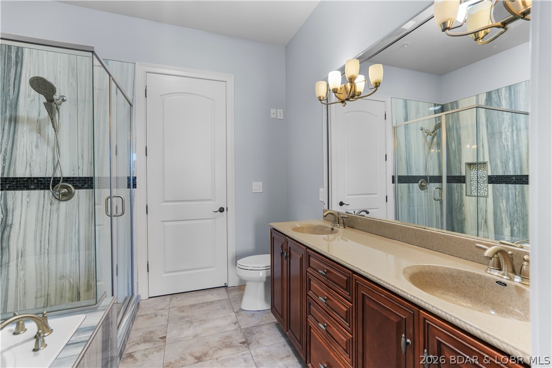 1184 Jeffries Road, Unit 416 Osage Beach, MO 65065 - Photo 16 of 62 Modern and spacious bathroom