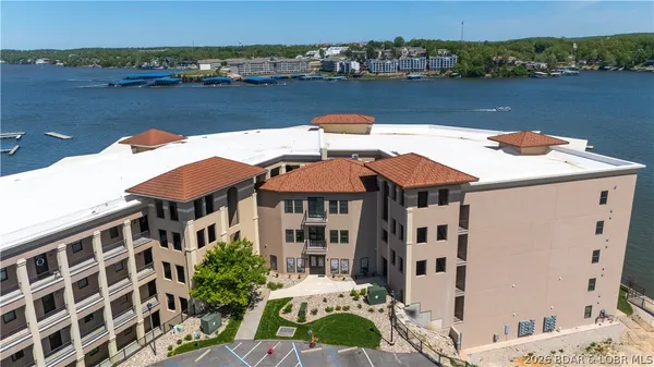 $825,000 | 1184 Jeffries Road, Unit 416, Osage Beach, MO 65065
