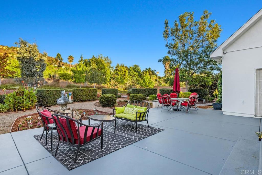 212 Acropolis Way Vista, CA 92084 - Photo 14 of 36