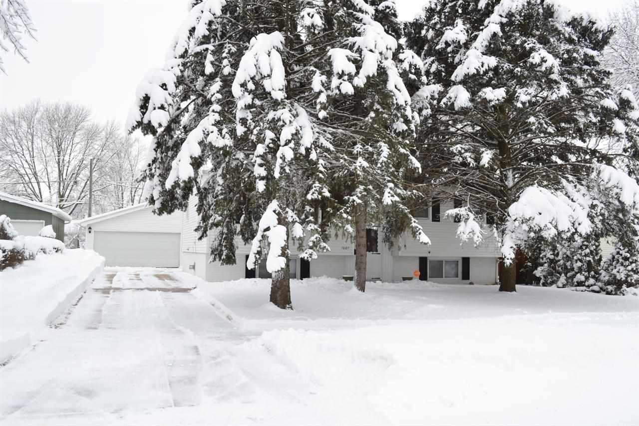 1087 Eisenhower Road Hiawatha, IA 52233 - Photo 11 of 20 Gallery Image 11