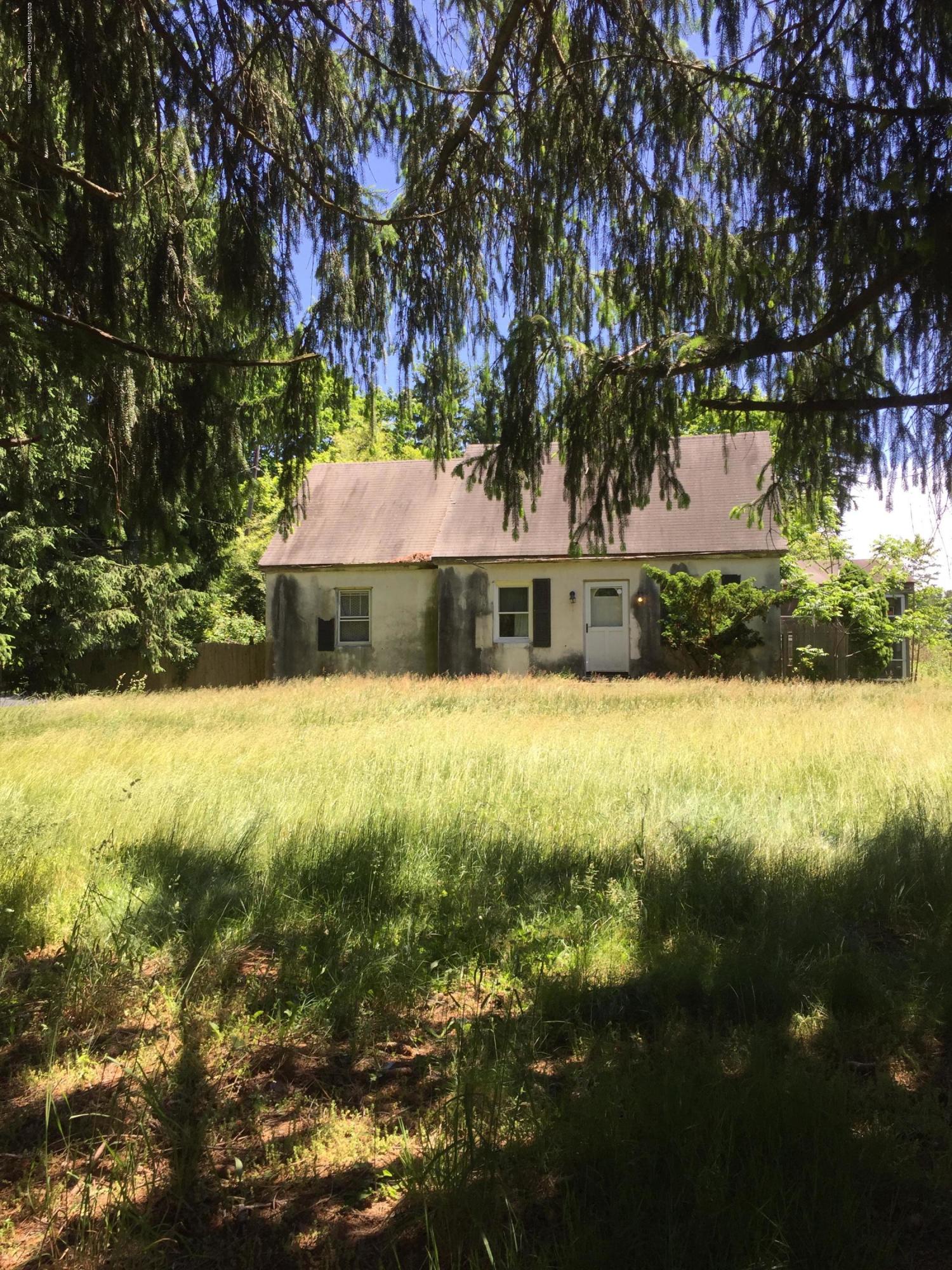 815 Waterworks Road Freehold, NJ 07728 - Photo 1 of 16 IMG-1078