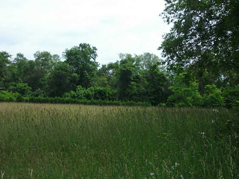 536 Highland Road Tiverton, RI 02878 - Photo 2 of 3 View.