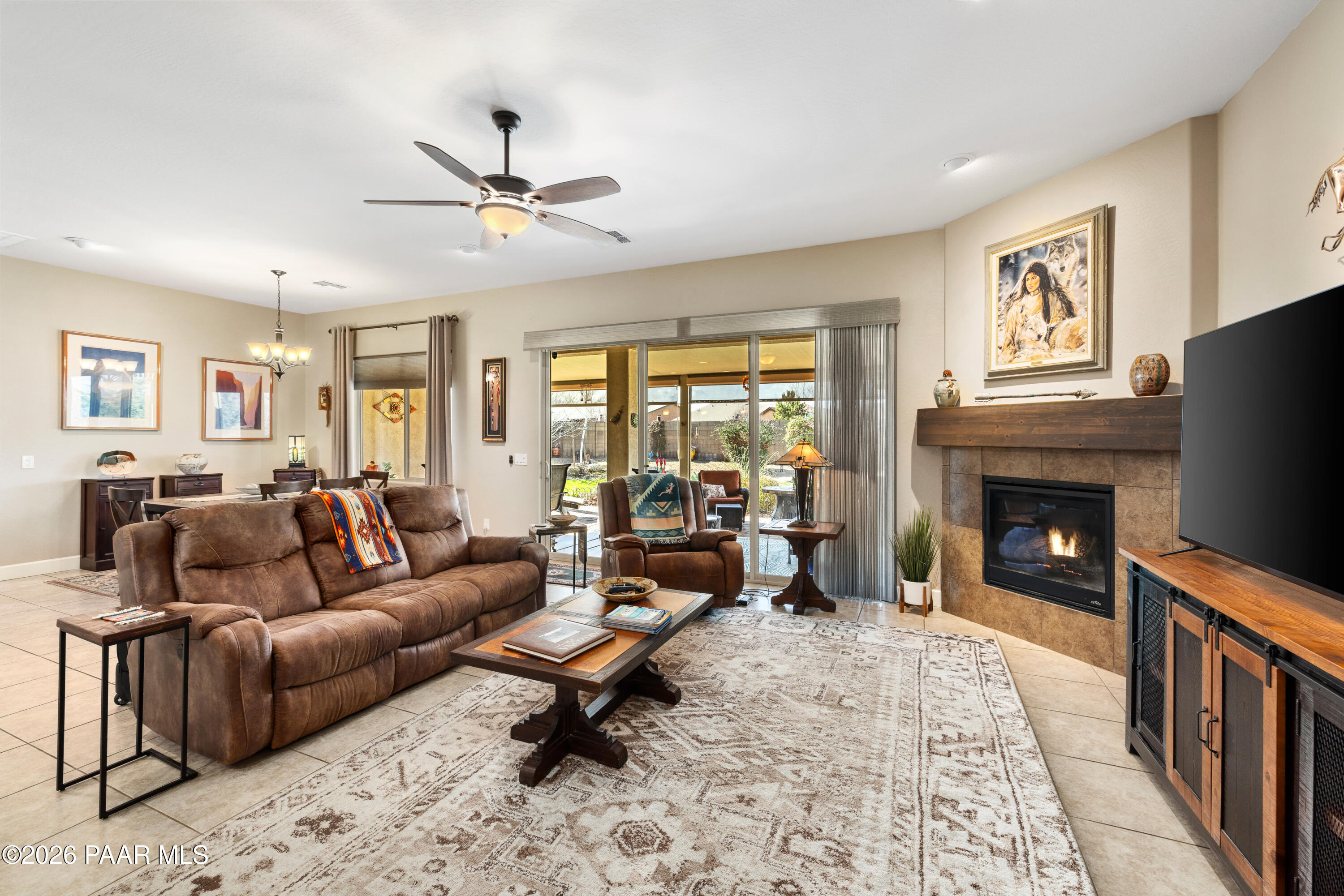 8542 North Ridge Rider Trail Prescott Valley, AZ 86315 - Photo 7 of 27 8-Living Room (1)