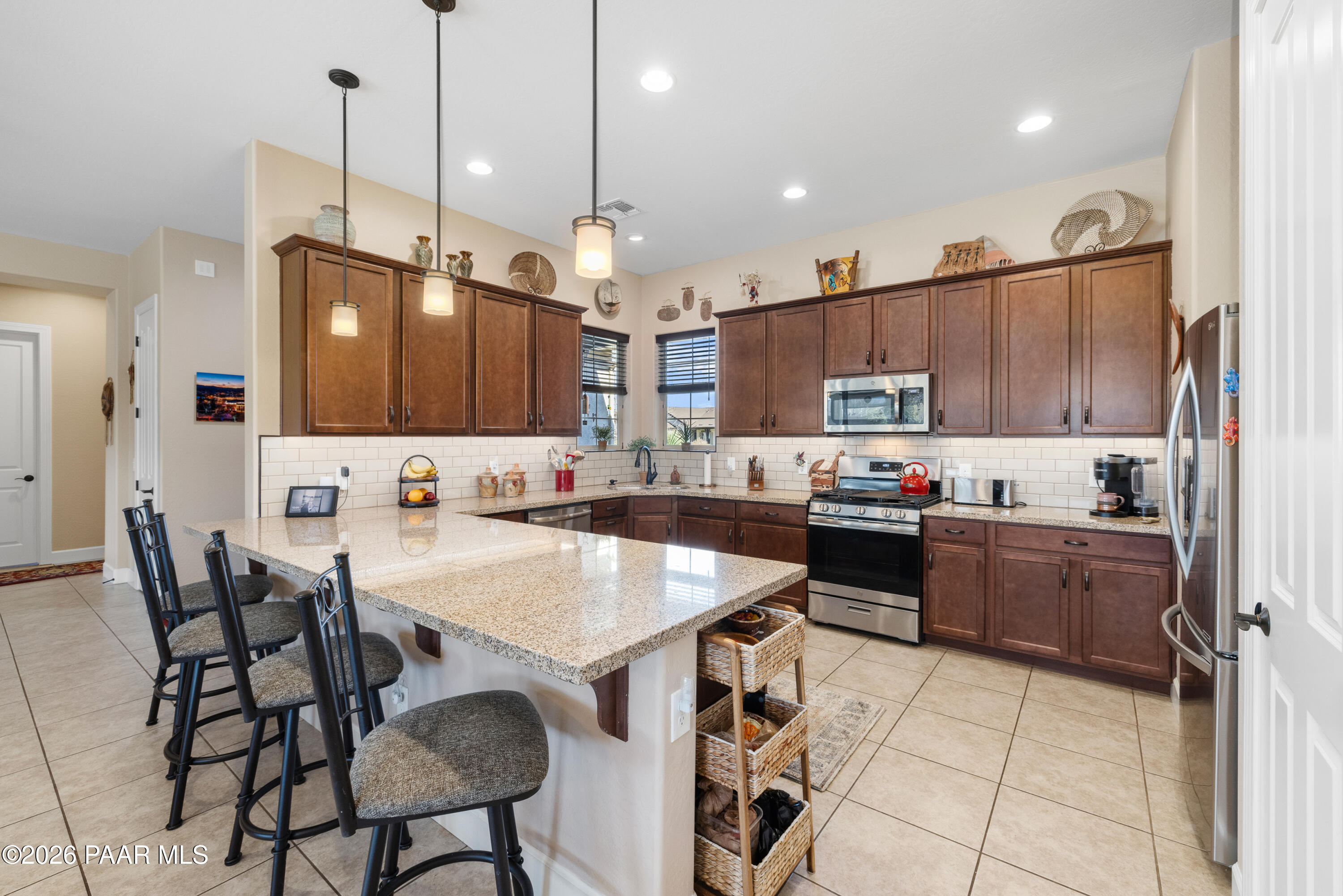 8542 North Ridge Rider Trail Prescott Valley, AZ 86315 - Photo 9 of 27 11-Kitchen (1)