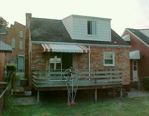1105 Holmes Street McKees Rocks, PA 15136 - Photo 2 of 4 Patio/Deck.