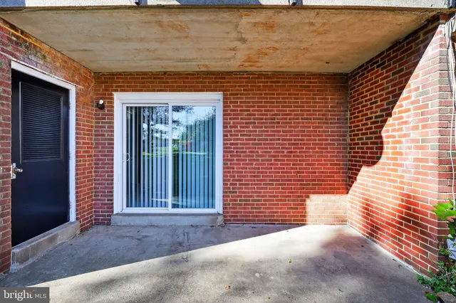 $355,000 | 1043 Margate Court, Unit 1043A, Sterling, VA 20164