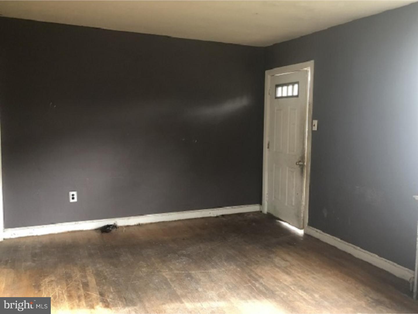 22 Wayne Road Bridgeton, NJ 08302 - Photo 3 of 12 Living Room