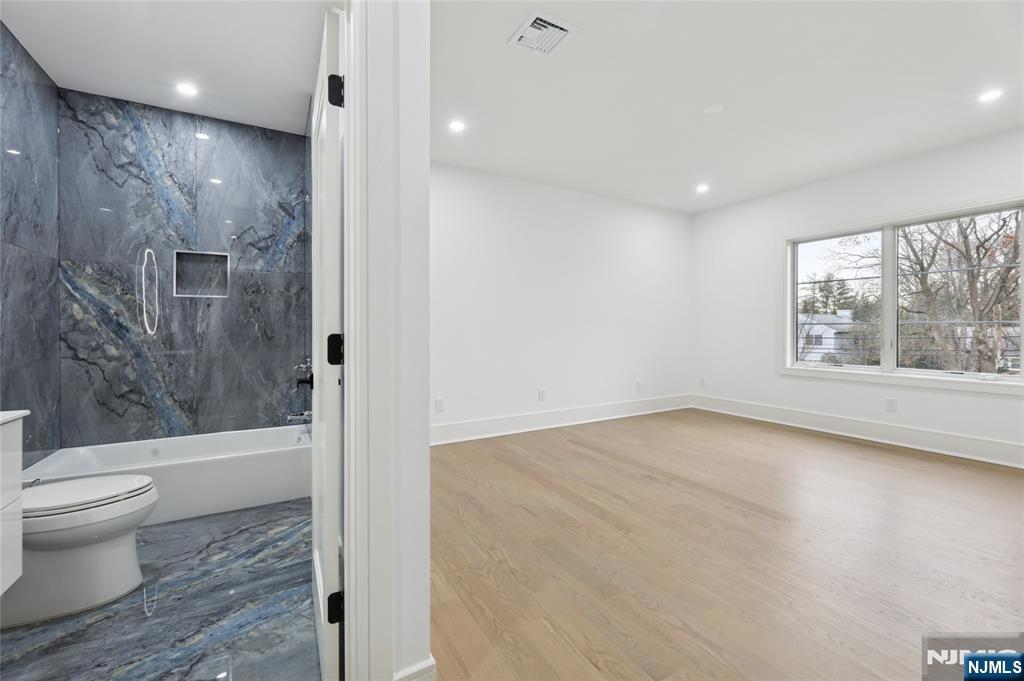 311 North Farview Avenue Paramus, NJ 07652 - Photo 33 of 50