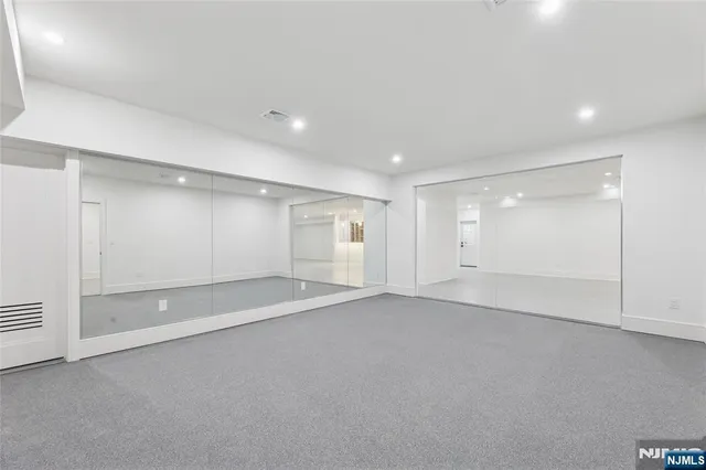 $3,468,000 | 311 North Farview Avenue, Paramus, NJ 07652