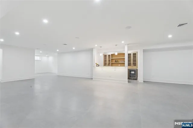 $3,468,000 | 311 North Farview Avenue, Paramus, NJ 07652