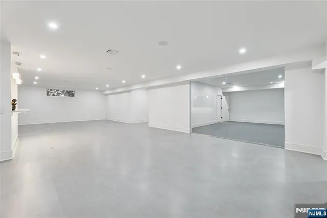 $3,468,000 | 311 North Farview Avenue, Paramus, NJ 07652