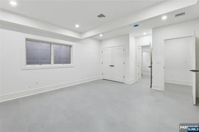 $3,468,000 | 311 North Farview Avenue, Paramus, NJ 07652