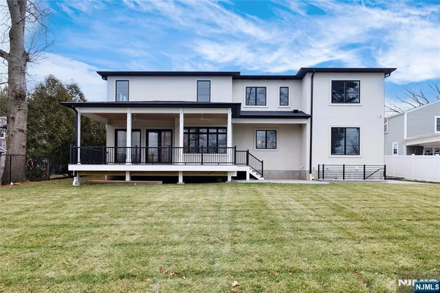 $3,468,000 | 311 North Farview Avenue, Paramus, NJ 07652